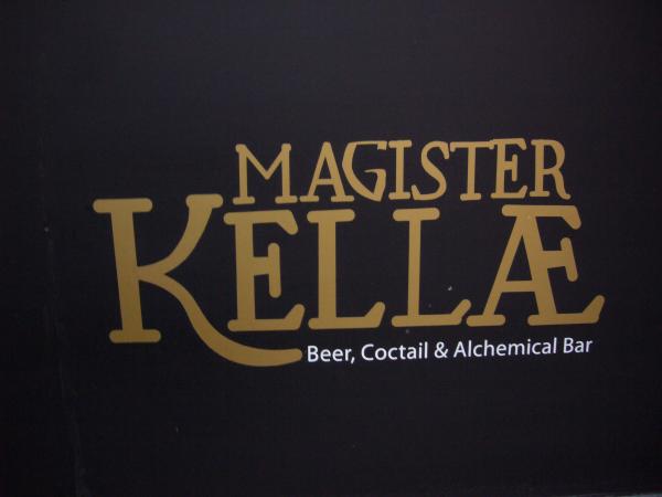 Logo baru Magister Kelley
